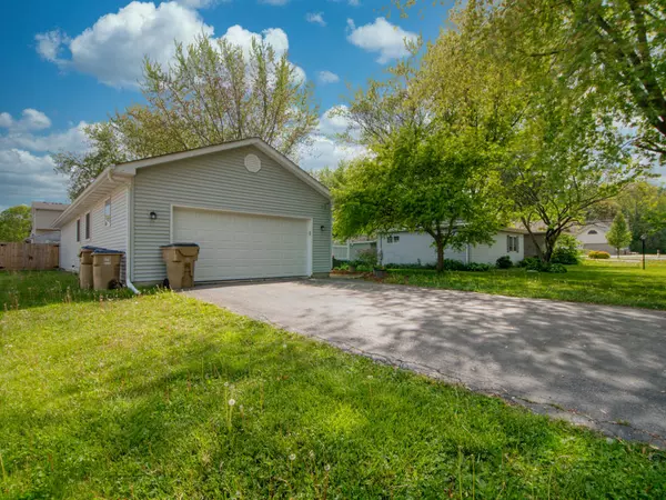 Pleasant Prairie, WI 53158,999 91st Pl