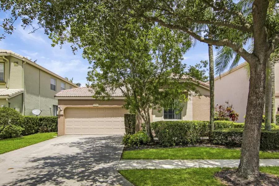 2146 Chagall CIR, West Palm Beach, FL 33409