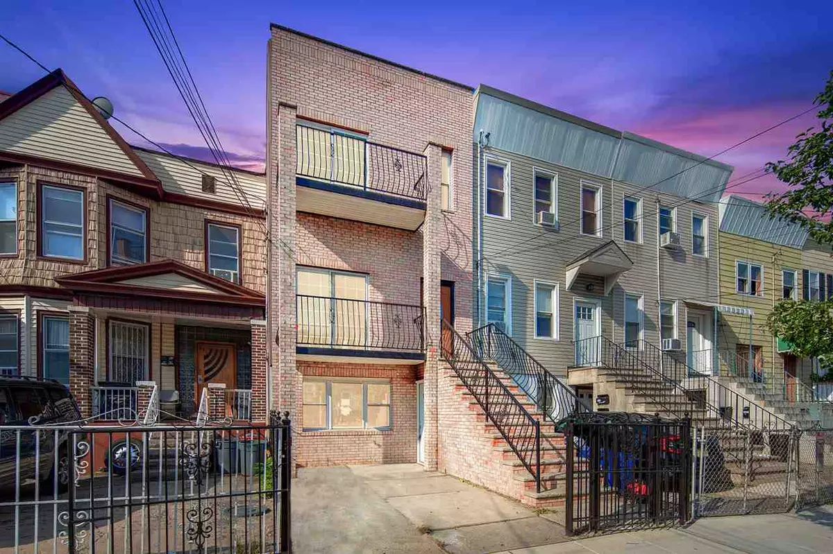 Union City, NJ 07087,413 7TH ST