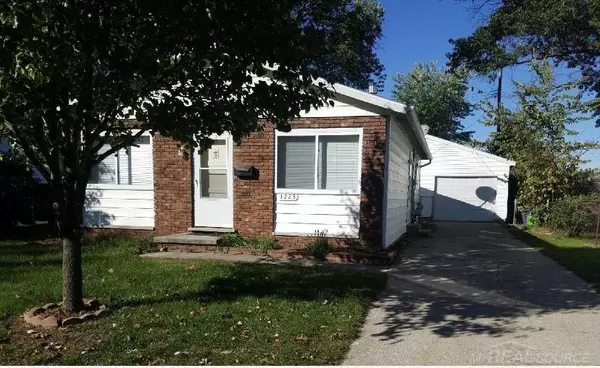 1223 Thomson, Port Huron, MI 48079