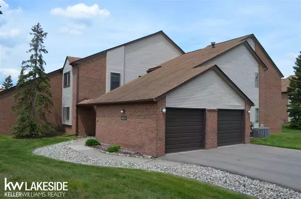 6619 Ridgefield, West Bloomfield, MI 48322