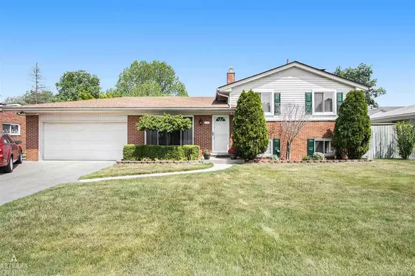 23523 Aviva, Clinton Township, MI 48035