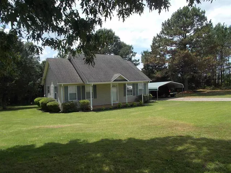 364 FIRETOWER RD, Selmer, TN 38375