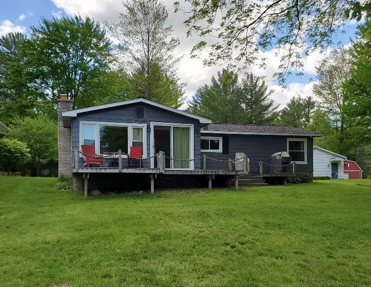 3222 West River Dr., Gladwin, MI 48624