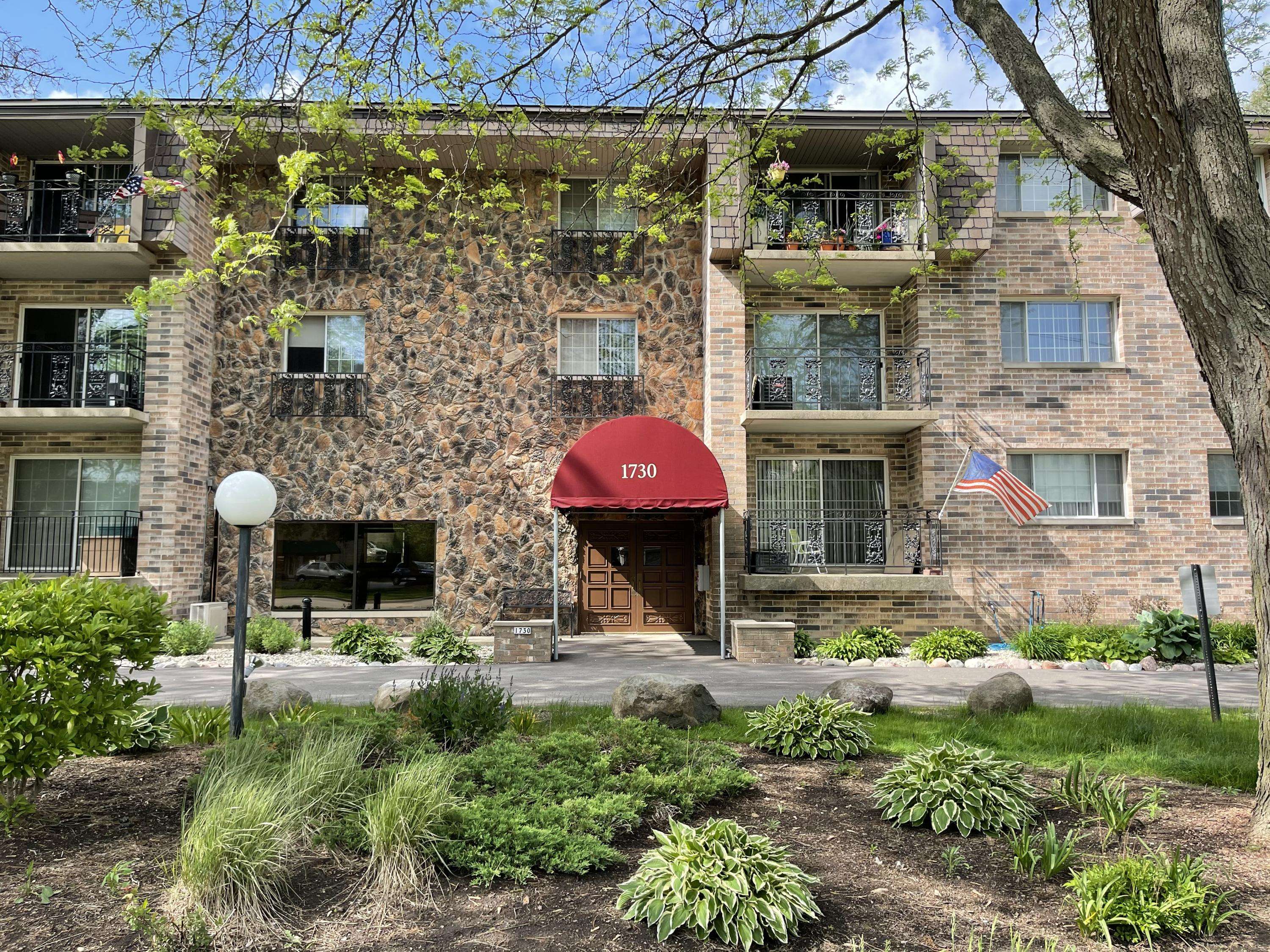 Glendale, WI 53209,1730 W Green Tree Rd Unit 205