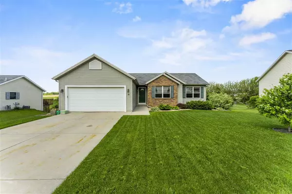 808 Brookstone Crest, Mount Horeb, WI 53572