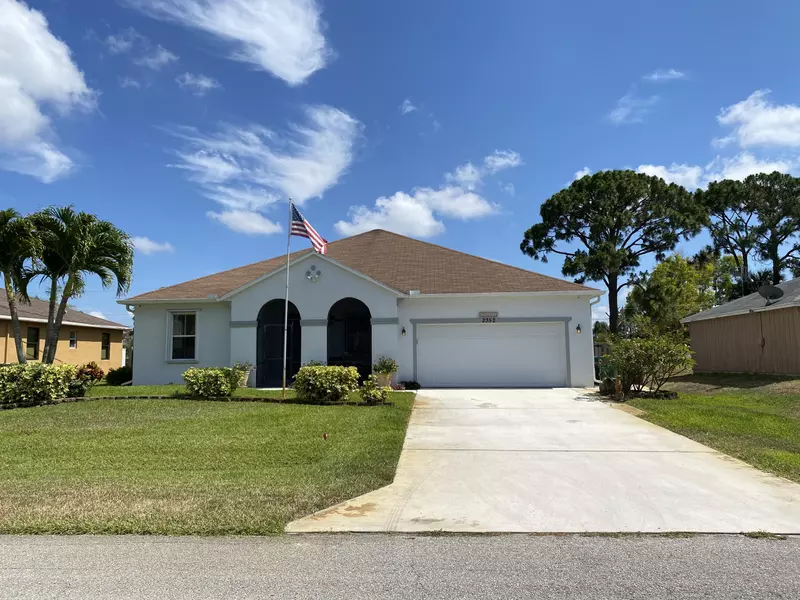 2352 SE Fruit AVE, Port Saint Lucie, FL 34952