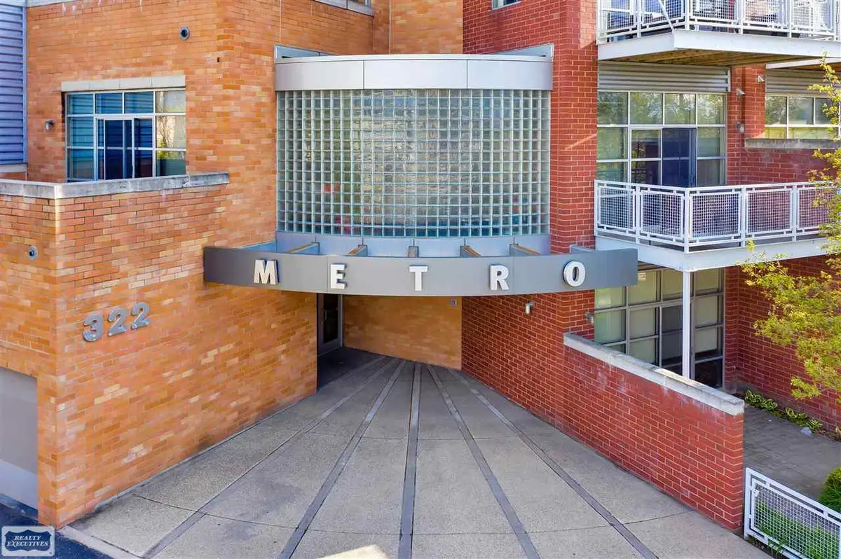 Royal Oak, MI 48067,322 E Harrison