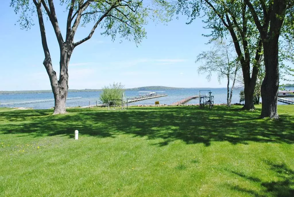 Green Lake, WI 54941,N4106 S Lakeshore Dr