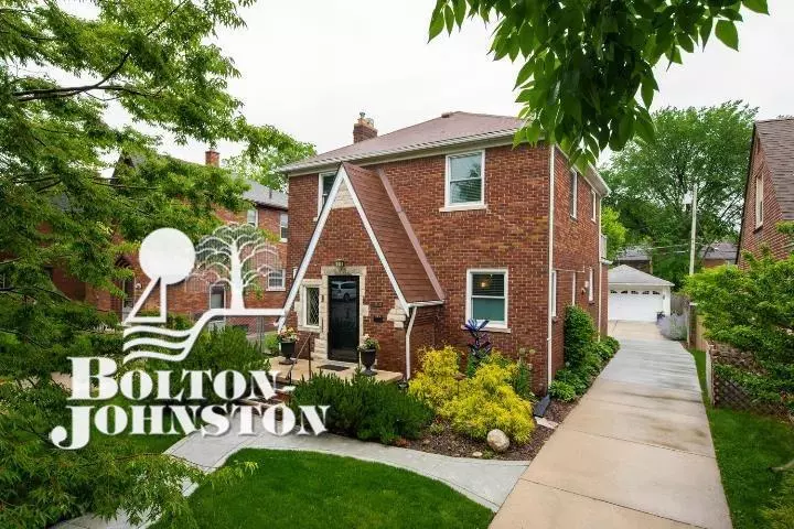 458 Madison St, Grosse Pointe Farms, MI 48236