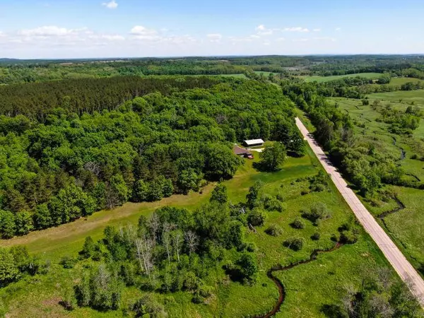 W6502 County Road CM, Pardeeville, WI 53954