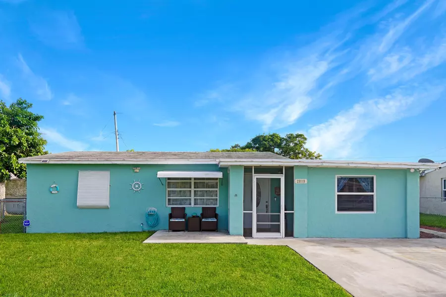 2819 Buckley AVE, Lake Worth, FL 33461