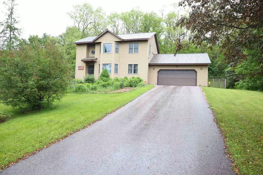 W7509 Patchin Rd, Pardeeville, WI 53954