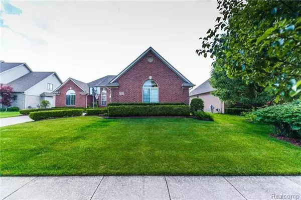 Macomb Twp, MI 48044,50829 NESTING RIDGE DR