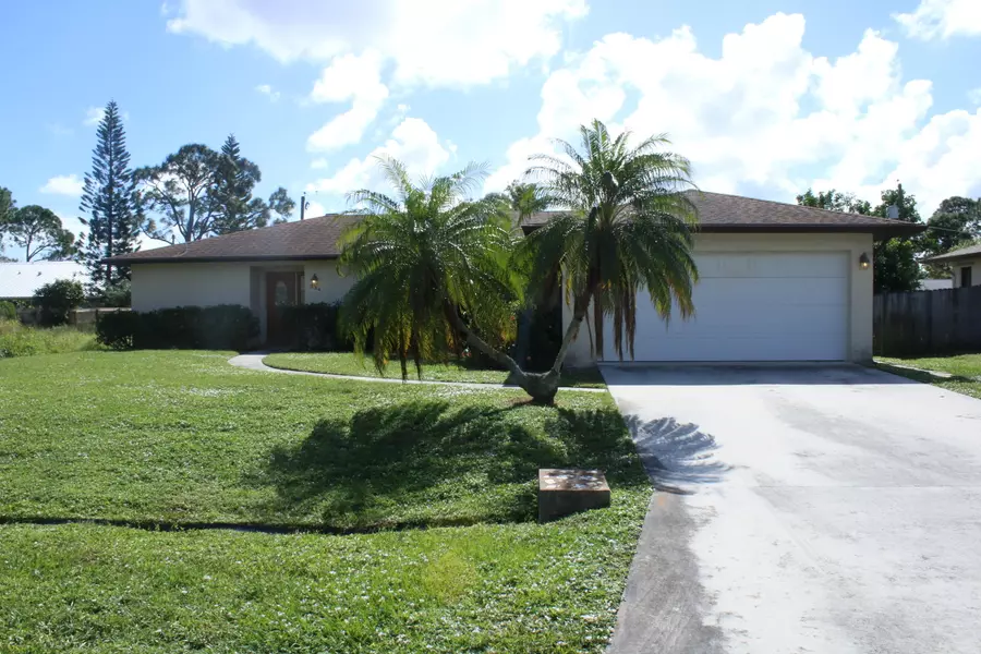 334 SE Bayview TER, Port Saint Lucie, FL 34953