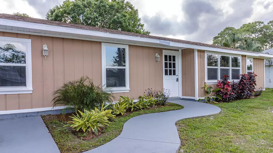 846 SE Starflower AVE, Port Saint Lucie, FL 34983