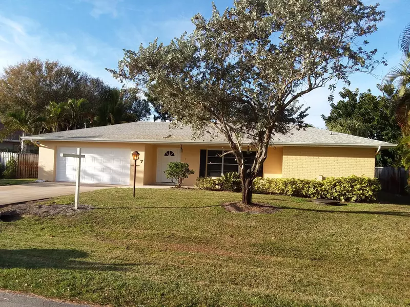 307 SE Yardley TER, Port Saint Lucie, FL 34983