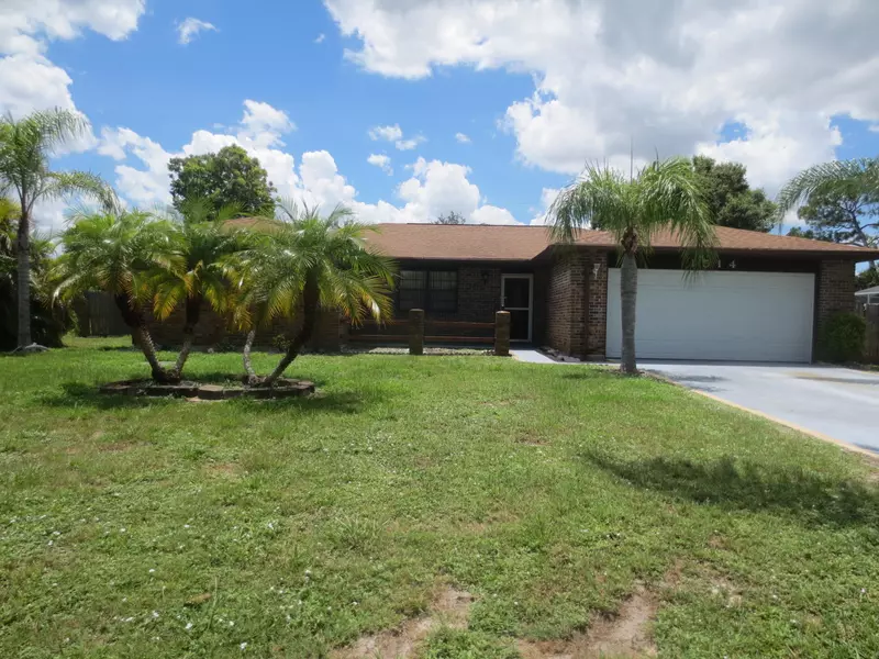 1514 SE Crowberry DR, Port Saint Lucie, FL 34983