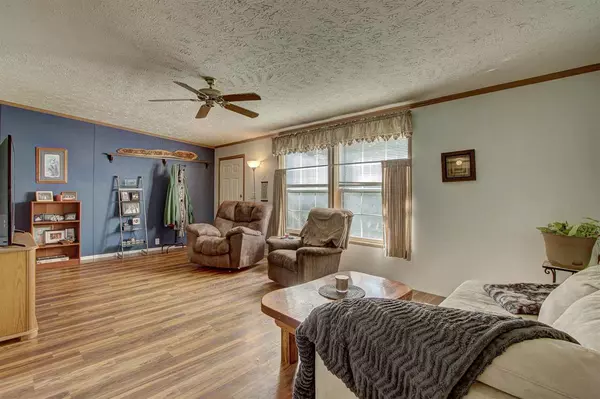 Oxford, WI 53952,115 E Oscar St
