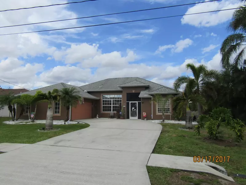 1937 SW Notre Dame AVE, Port Saint Lucie, FL 34953