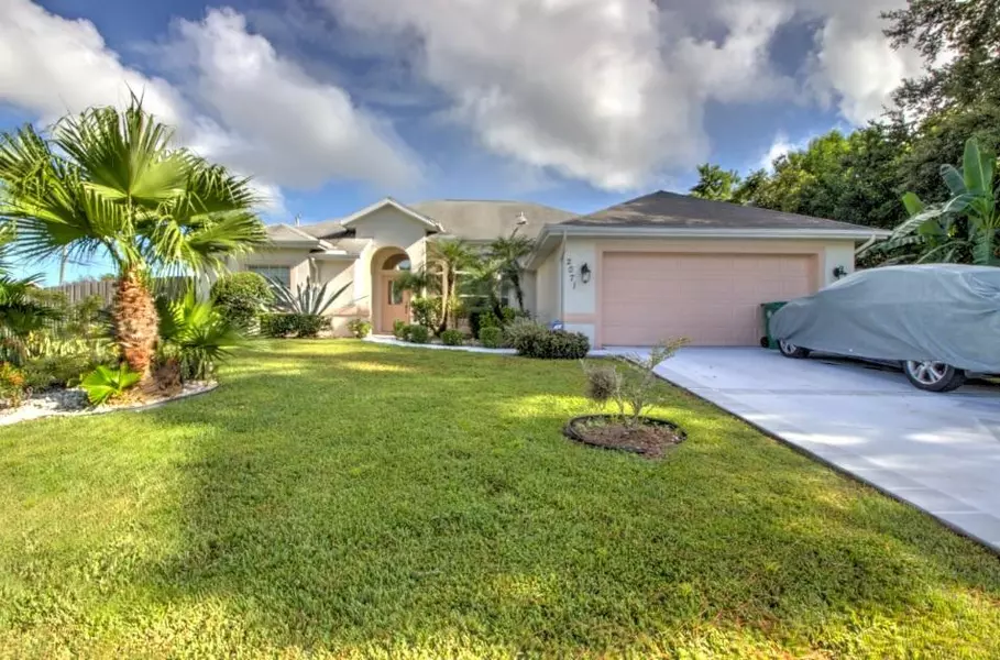 2071 SW Lance AVE, Port Saint Lucie, FL 34953