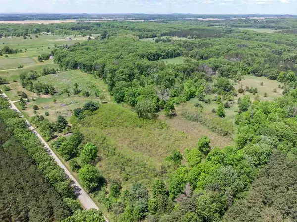 40 AC Freedom Ln, Wisconsin Dells, WI 53965