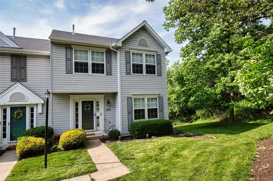 123 Coachside Dr, Canonsburg, PA 15317