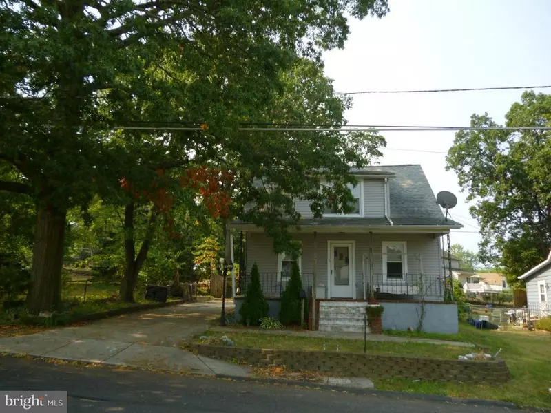 33 FORREST AVE, Runnemede, NJ 08078