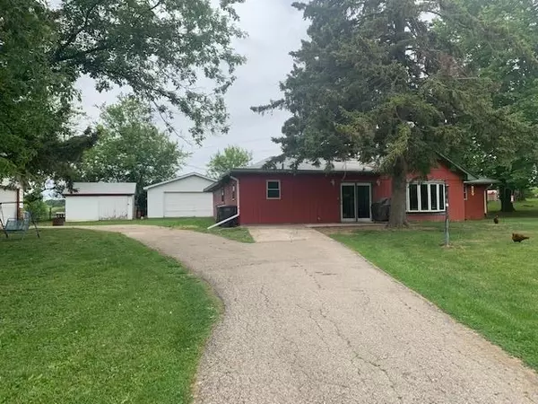 W3120 Krueger Rd, Lake Geneva, WI 53147