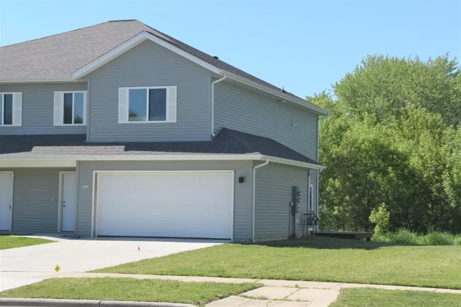 301 Morningside Dr, Deerfield, WI 53531