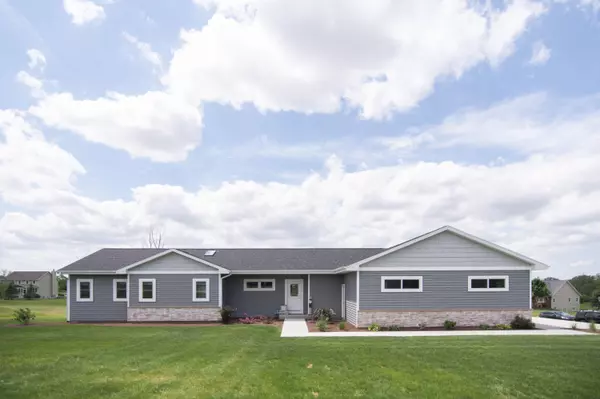 W4603 Pebble Dr, Lafayette, WI 53121