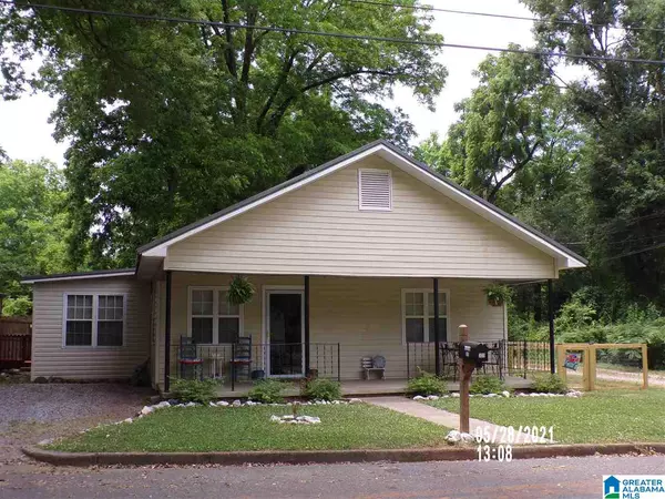 305 N NASHVILLE AVENUE, Sylacauga, AL 35150