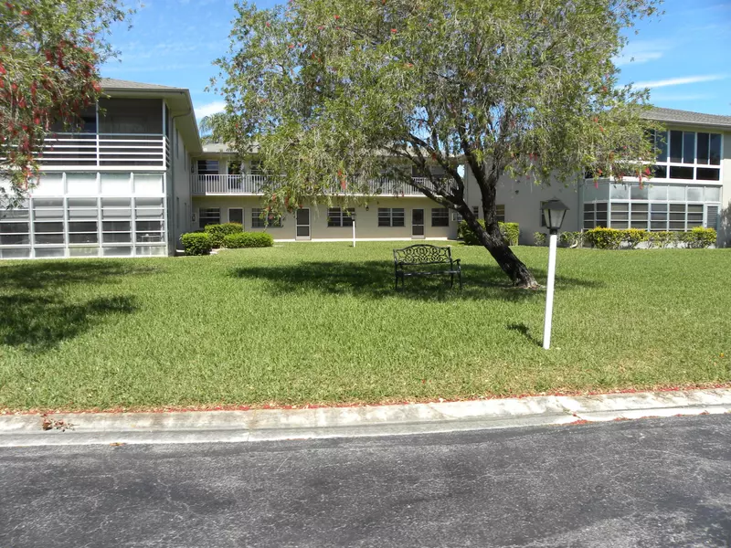 12 Lake Vista TRL 203, Fort Pierce, FL 34952