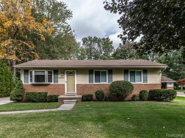 33972 KIRBY ST, Farmington Hills, MI 48335