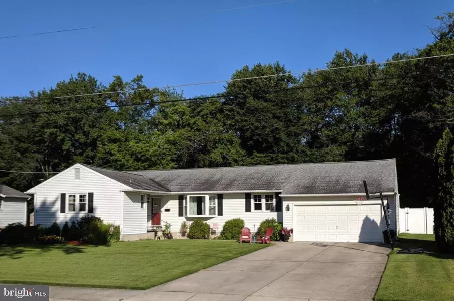 5 NICHOLAS DR, Pennsville, NJ 08070