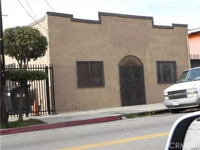 Los Angeles, CA 90003,6611 S San Pedro ST