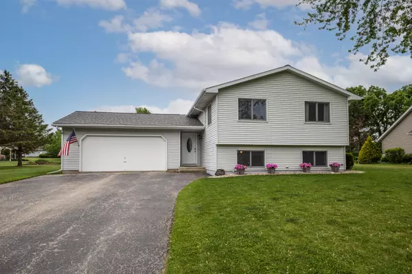 Lyons, WI 53105,6187 Oakbrook Dr