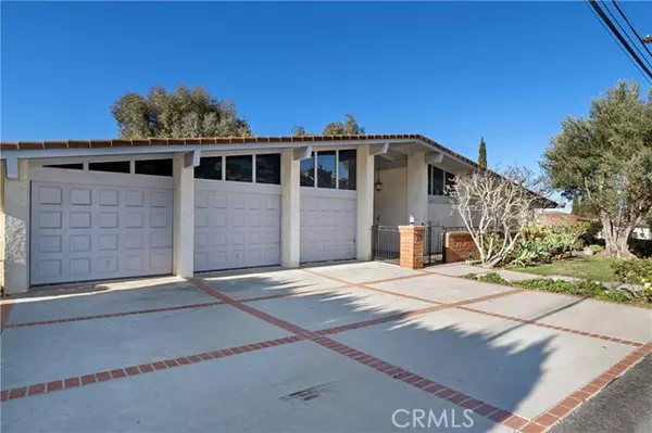 19 Martingale DR, Rancho Palos Verdes, CA 90275