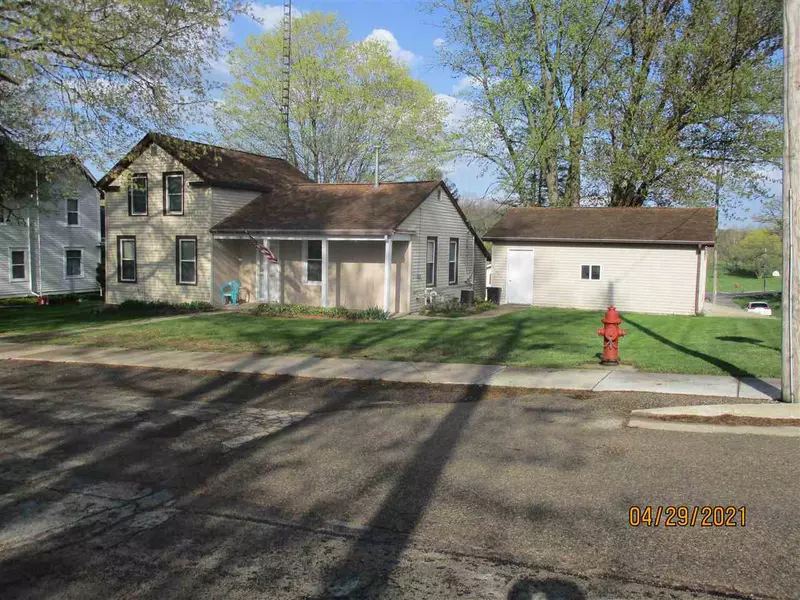 5740 Main St, Gratiot, WI 53541