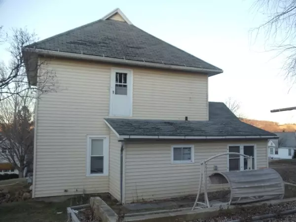 Kendall, WI 54638,220 W HALL ST