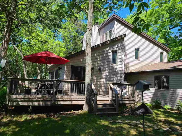 W3007 Orchard Ave, Green Lake, WI 54941