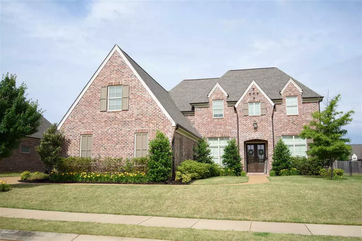 Collierville, TN 38017,613 CYPRESS KNOLL DR