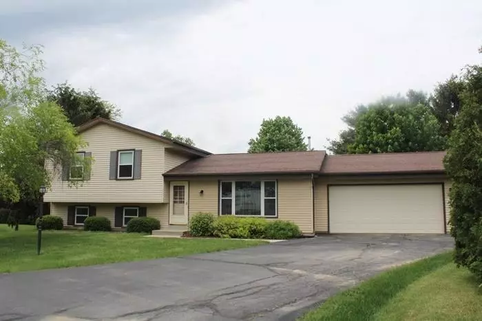 710 Golden Nugget Cir, Eagle, WI 53119