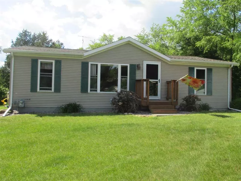 N4857 Oakwood Dr, Montello, WI 53949