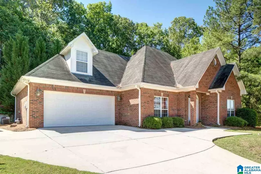 5217 OVERLOOK CIR, Hoover, AL 35244