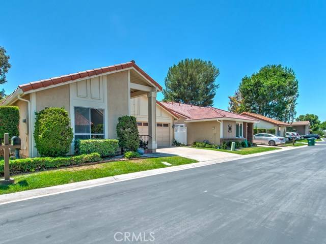 Mission Viejo, CA 92692,24004 Delantal