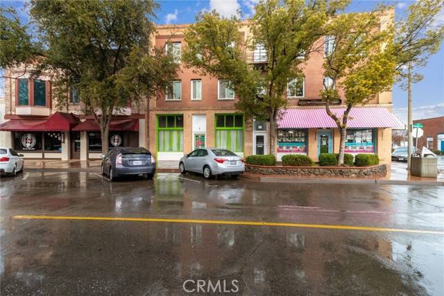 184 S L ST, Dinuba, CA 93618