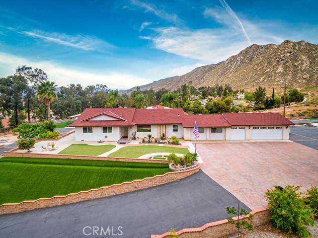 10374 Lake Summit DR, Moreno Valley, CA 92557