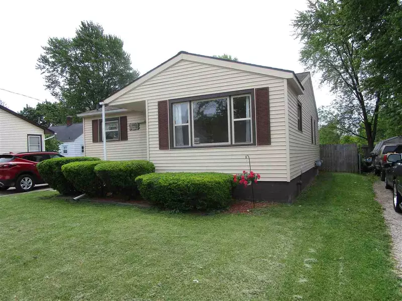 206 Borton Ave., Essexville, MI 48732