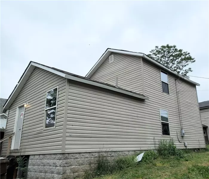 161 5th Ave, Sharon, PA 16146